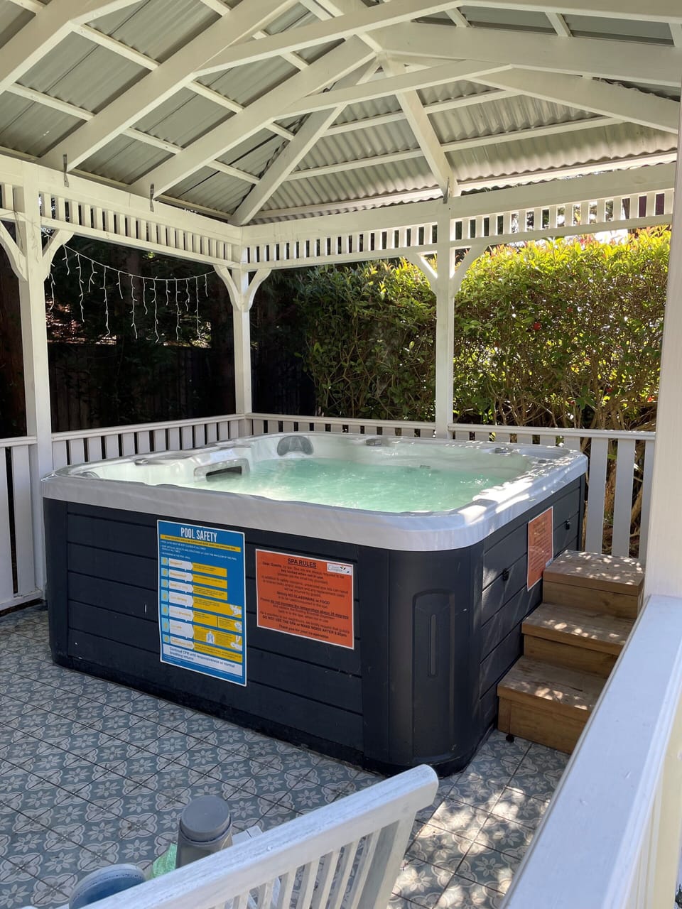 Outdoor spa tub