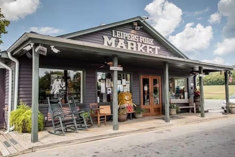 Leipers Fork Market 5 mins away.  Best pizza and sandwiches and more!