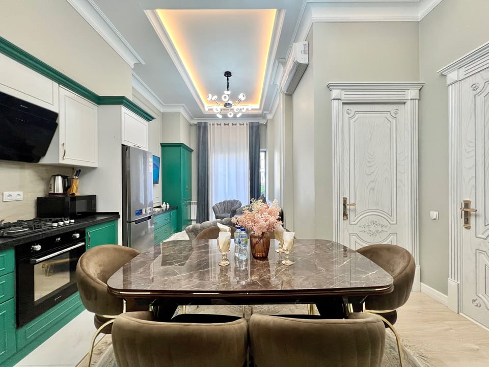 Comfort Apartment, City View | Living area