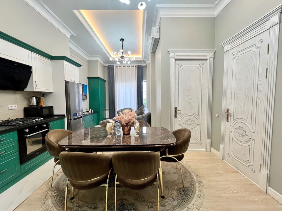 Comfort Apartment, City View | Living area