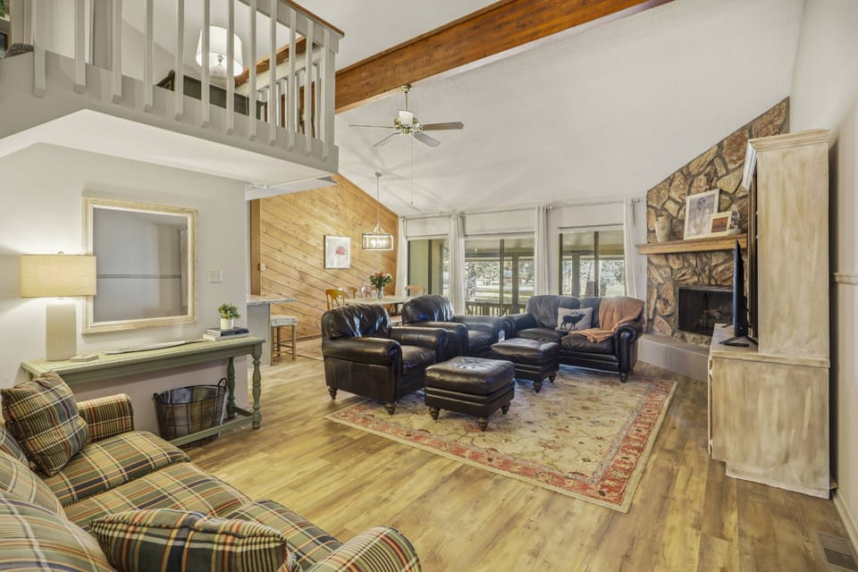 Welcome to Pinon Trails Place! The prime central location of this 3 bedroom 2 bath townhome makes enjoying Pagosa a breeze - 28 miles to Wolf Creek.