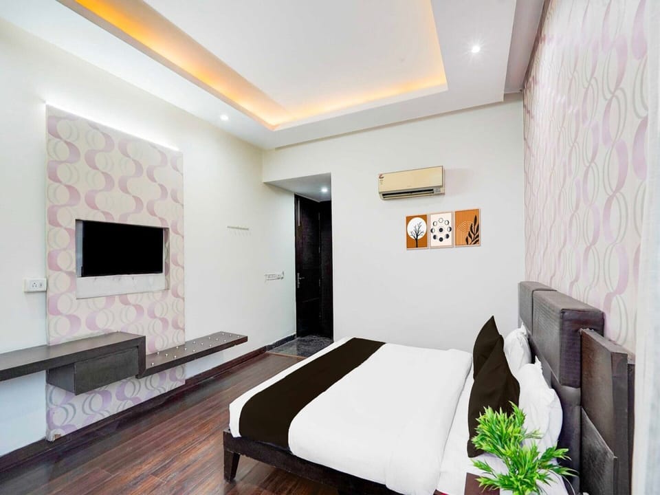 Collection O Sector 51 Noida House in Noida