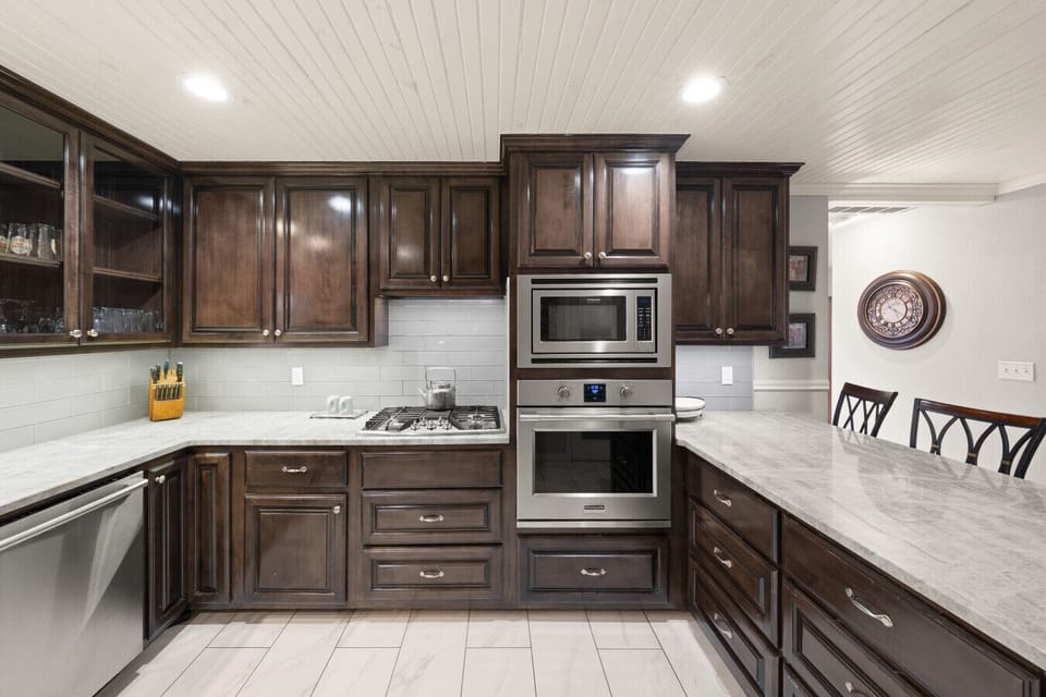 Kitchen | Fully Equipped | Cooking Basics | Coffee Maker | Blender