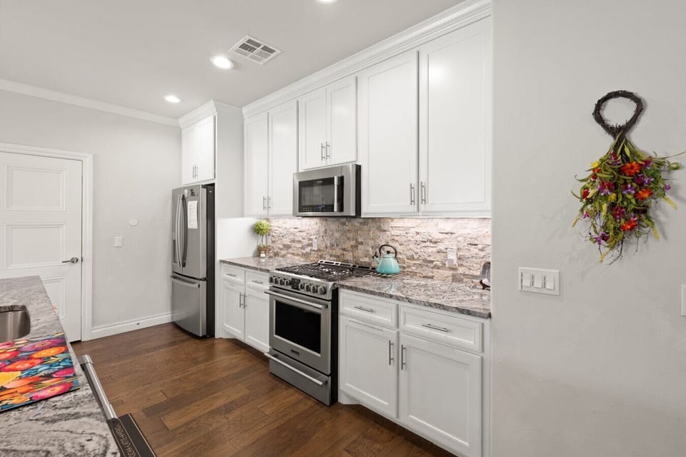 Fully Equipped Kitchen | Stainless Steel Appliances, Microwave & Coffee Bar | Ideal for Home-Cooked Meals & Daily Convenience