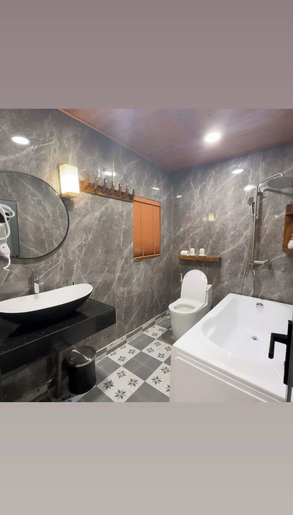 Family Double Room, Balcony, Lake View | Bathroom | Free toiletries, bathrobes, slippers, bidet