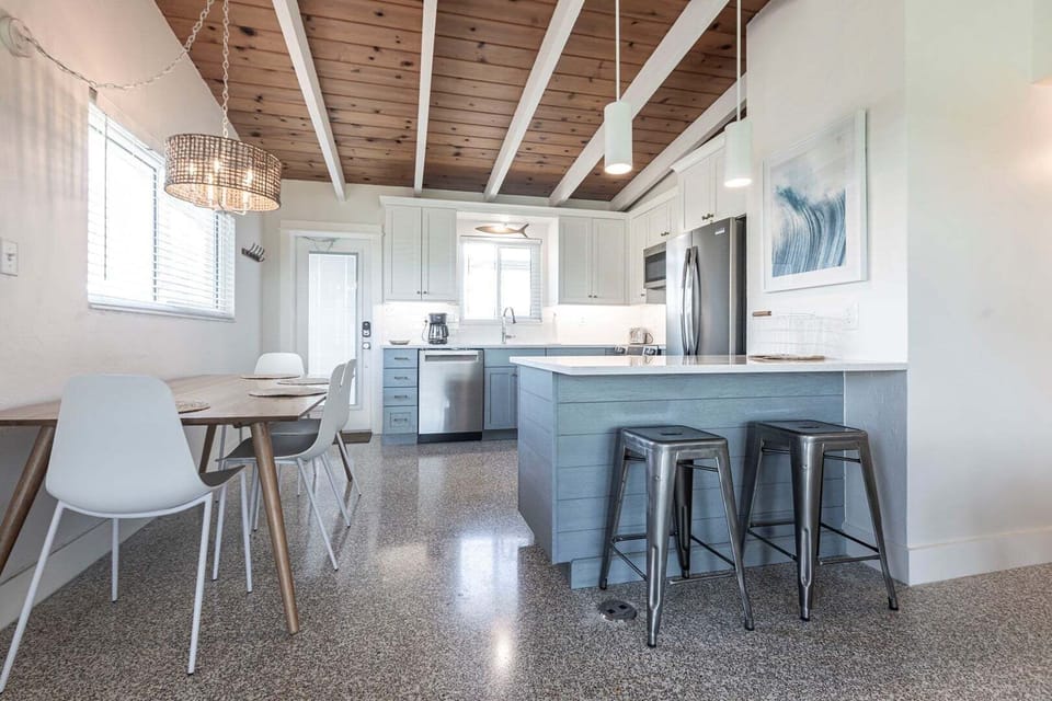 05 Dining.Kitchen