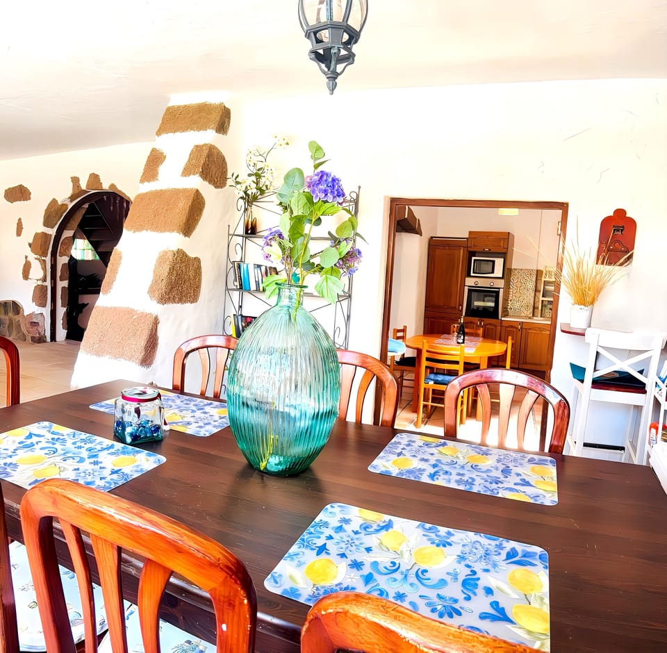 Villa, 3 Bedrooms, Private Pool, Garden View | Dining room