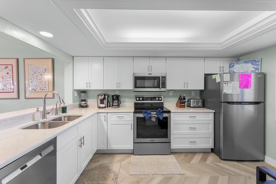 Chef Style Kitchen, perfect for home-cooked meals!