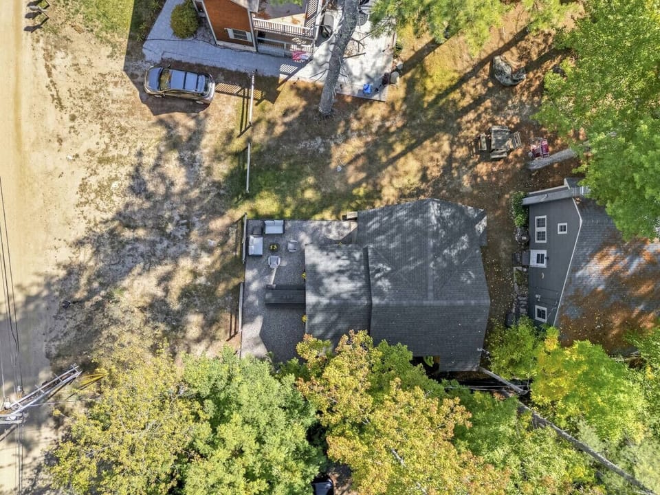 See how close the cozy cottage is to the water!