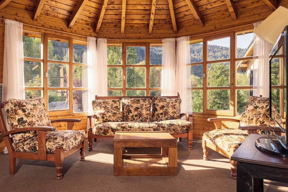 Classic Cottage, Patio, Mountain View | Living area | TV, fireplace
