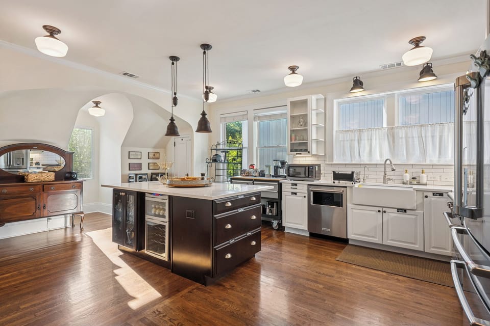 Beautiful spacious sunny kitchen. Large island. New appliances. Fully stocked.