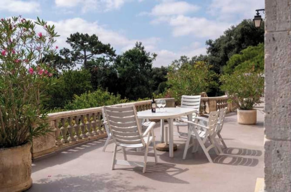 House | Outdoor dining