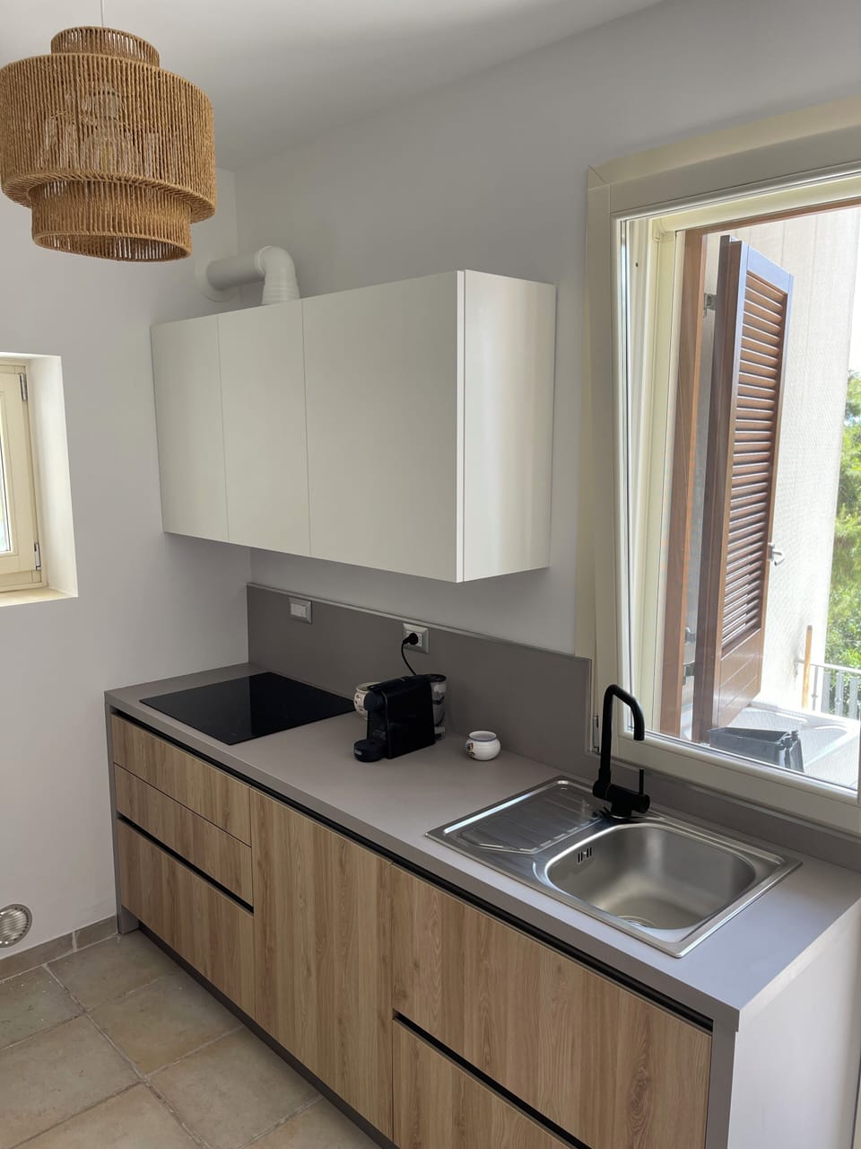 Fully equipped fitted kitchen