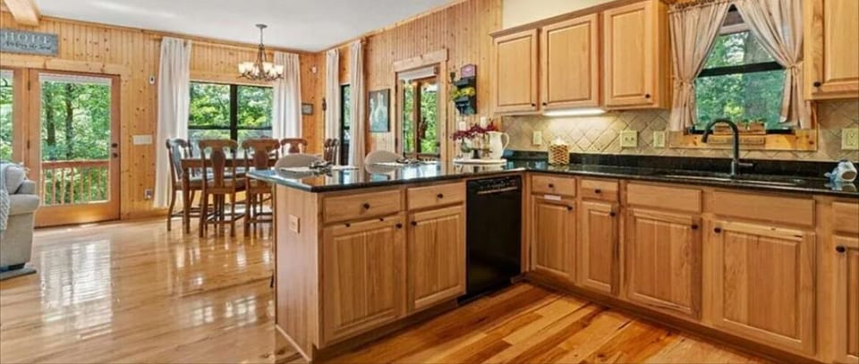 Fully Stocked Kitchen perfect for whipping up the perfect meal!