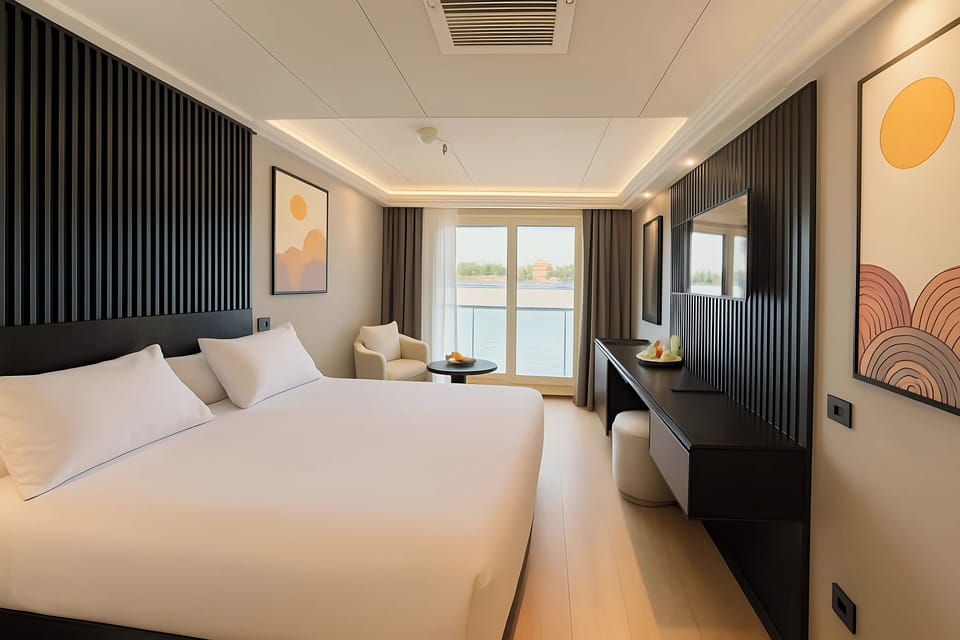 Deluxe Double Room, River View | In-room safe, soundproofing