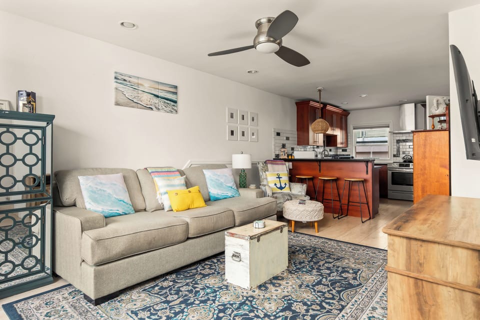 Living Room with queen pull out sofa bed