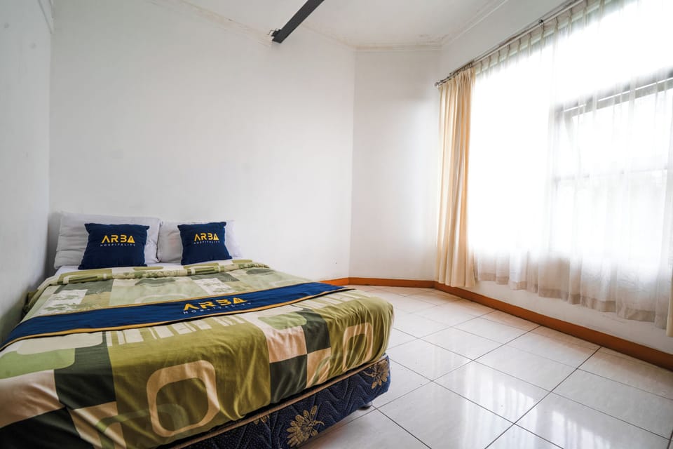 Deluxe Double Room | Desk, blackout drapes, bed sheets