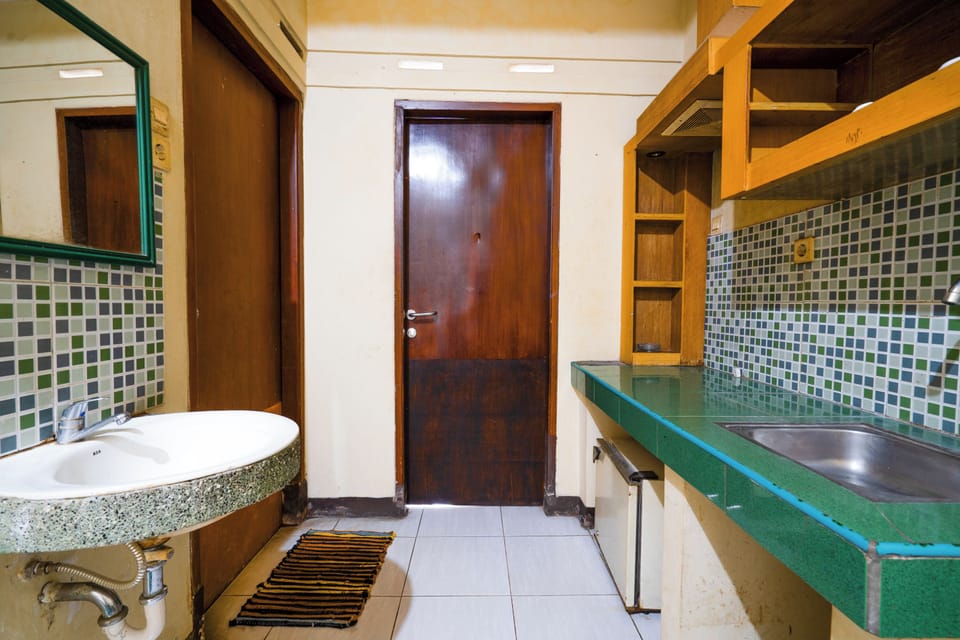 Deluxe Twin Room | Desk, blackout drapes, bed sheets