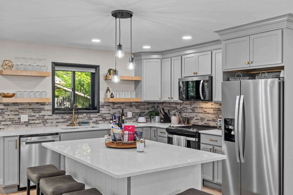 Kitchen: Sleek, stylish, ready for anything 🍳 Your culinary canvas awaits! #KitchenStyle #ModernDesign #HomeInspo