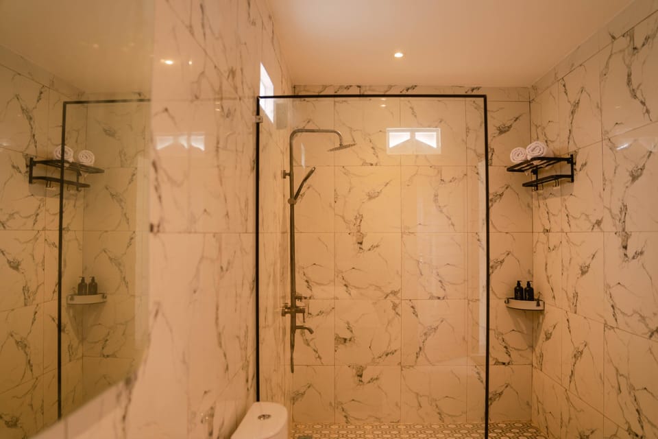 Double Room, Pool View | Bathroom | Shower, bidet, towels, soap