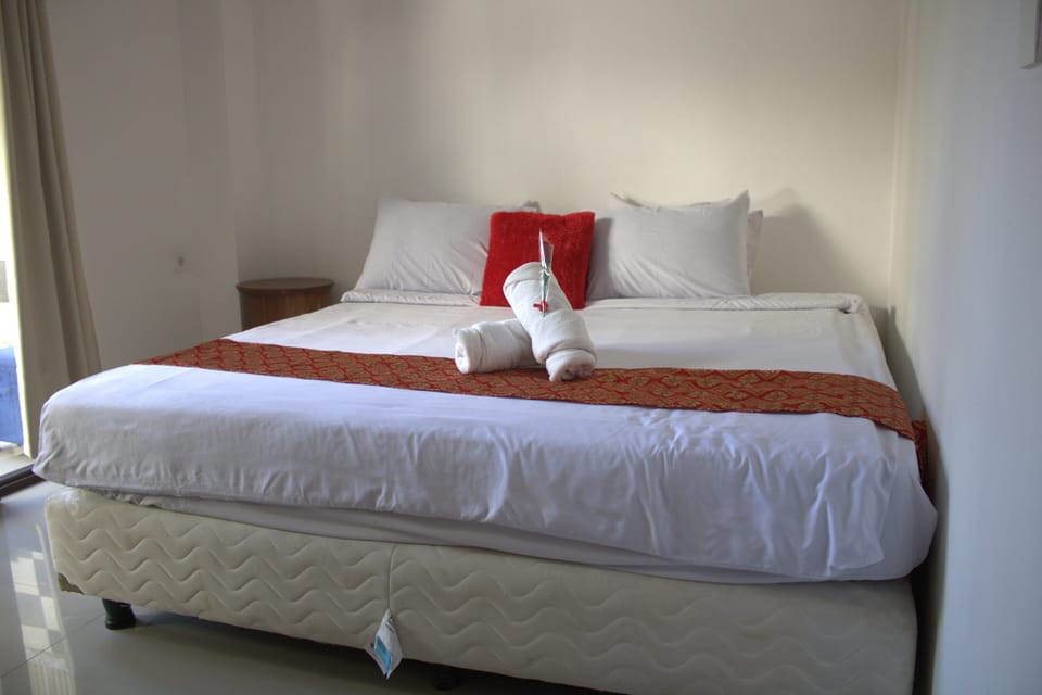 Deluxe Double Room, 1 King Bed | Bed sheets