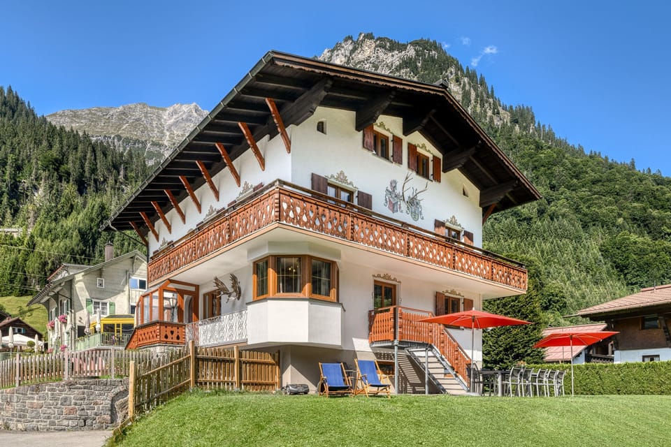 House | 6 bedrooms