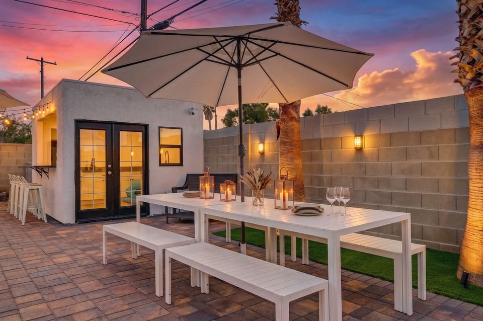 Outdoor dining