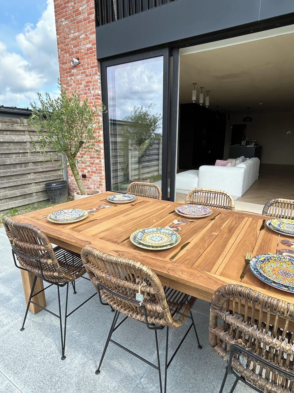 Outdoor dining