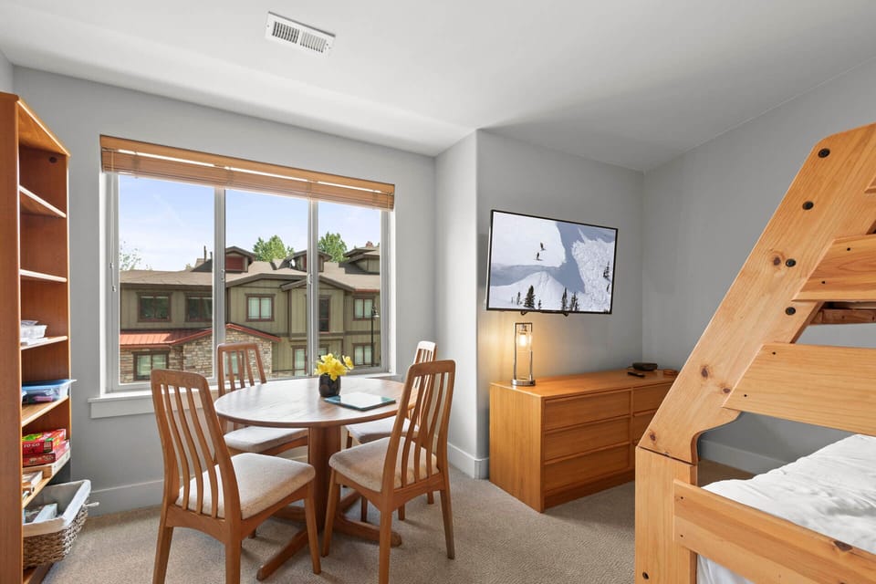 Bear Hollow Village 5545