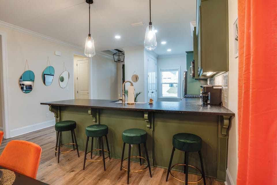 Bar seating for 4 in the kitchen