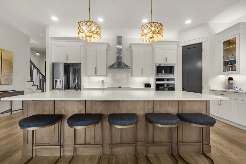 House, Multiple Beds (Golden Sands) | Private kitchen | Oven, toaster