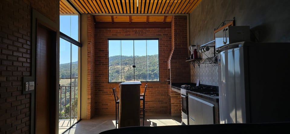 Basic Chalet | Private kitchen | Full-size fridge, microwave, oven, stovetop