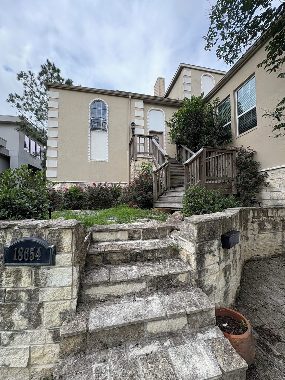 Walk way up to the entrance 