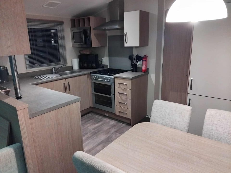 Dining / Kitchen