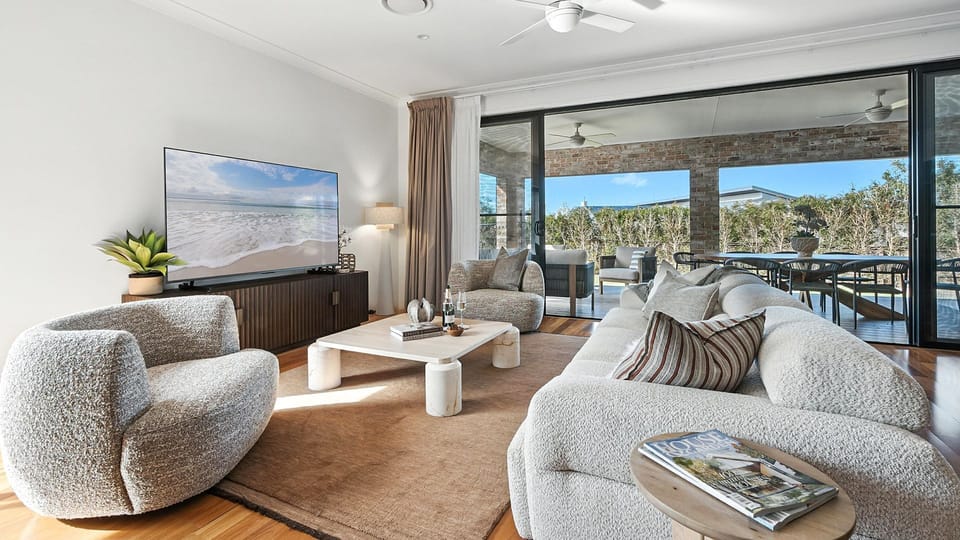 Holiday Cescent | Living room 1 | Smart TV | Central heating | Outdoor alfrecso dining  