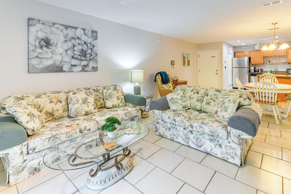 Living Room | Queen Sleeper Sofa | Central A/C