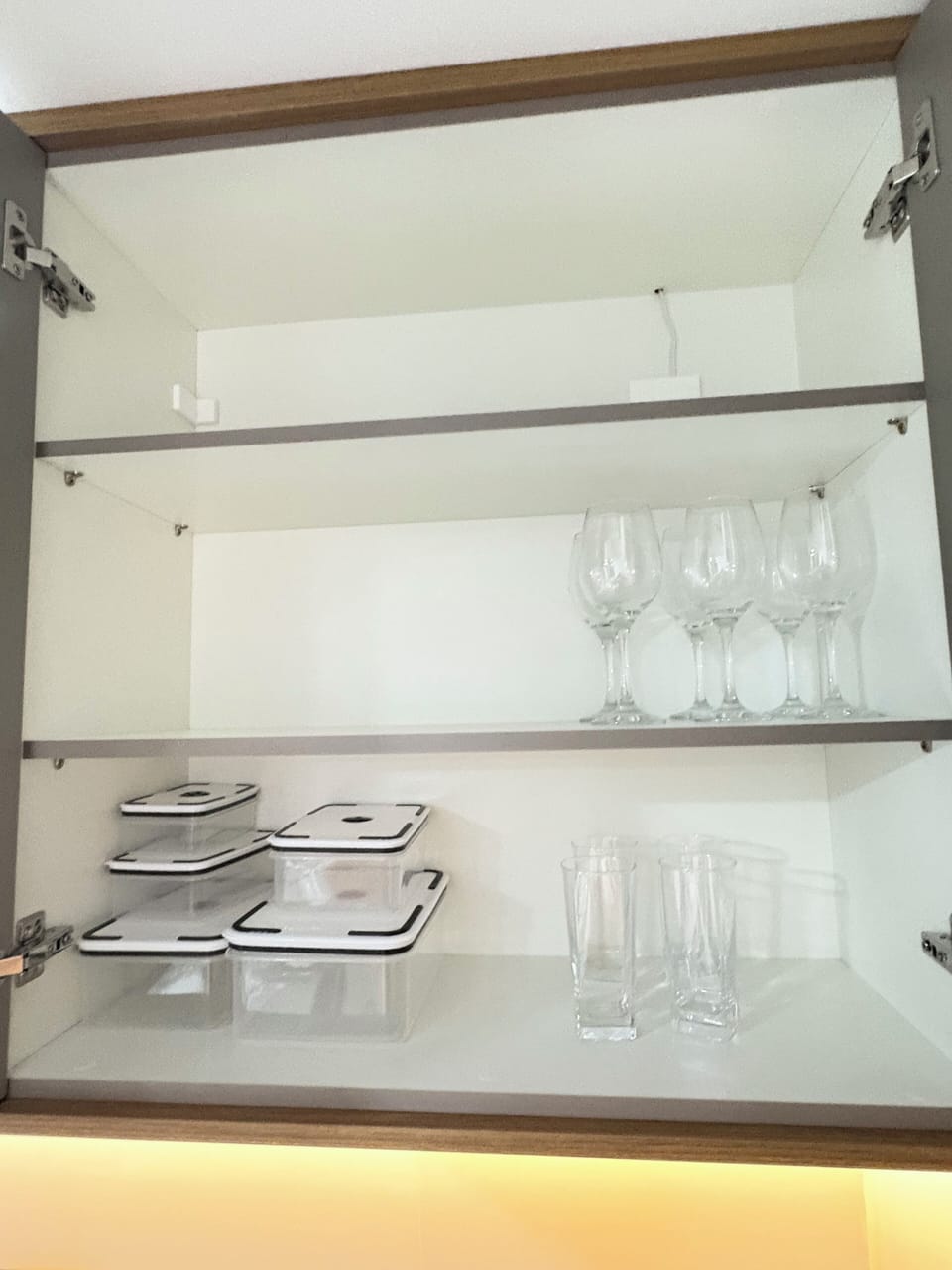 Apartment | Private kitchen | Fridge, microwave, stovetop, cookware/dishes/utensils