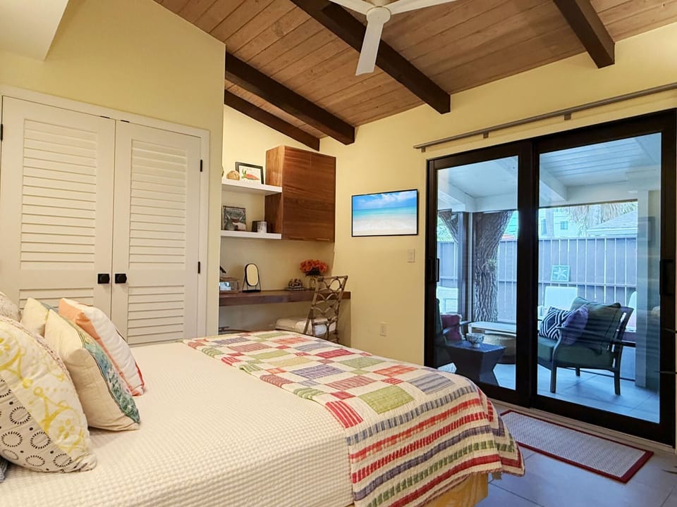 Admiralty Villas – Bayside Modern 2BR Retreat (4298)