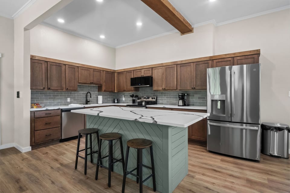 Fully stocked kitchen for all of your cooking & baking needs!