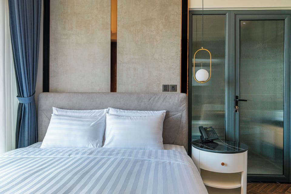 Executive Double Room, Balcony | In-room safe, desk, soundproofing, WiFi (free)