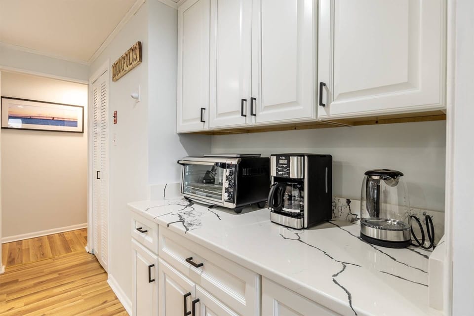 Start the morning with coffee at either the traditional drop pot (starter grounds included with your stay) or the percolator.