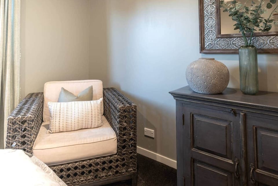 Downstairs Twin bedroom