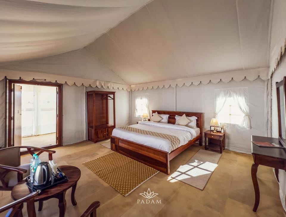 Luxury Double Room, Balcony, Resort View | Iron/ironing board, free WiFi