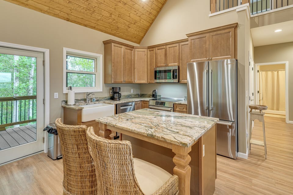 Kitchen | Cooking Basics | Main Level