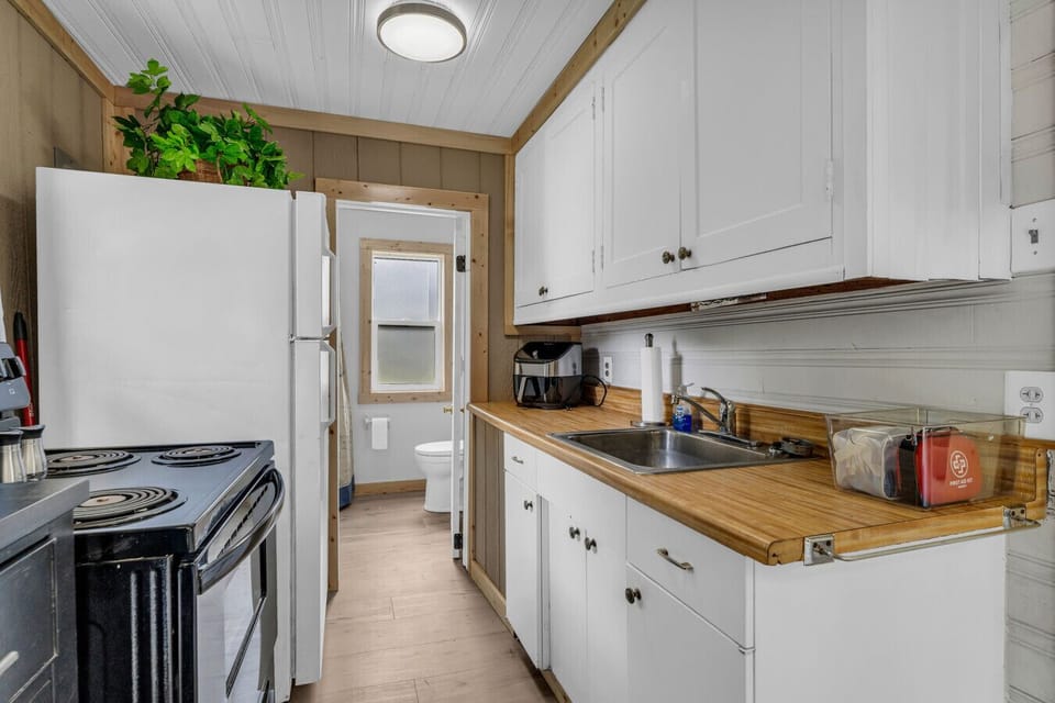 Clean, bright, and beachy