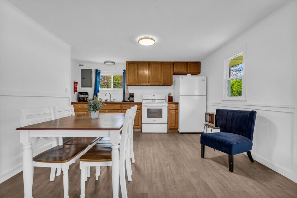 Cook it up cottage-style. Full kitchen with everything you need for vacation feasts or quick beach bites.