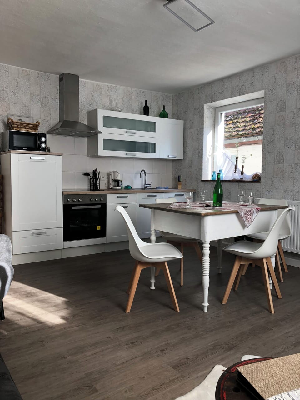 Basic Apartment | Private kitchen | Electric kettle, toaster, highchair