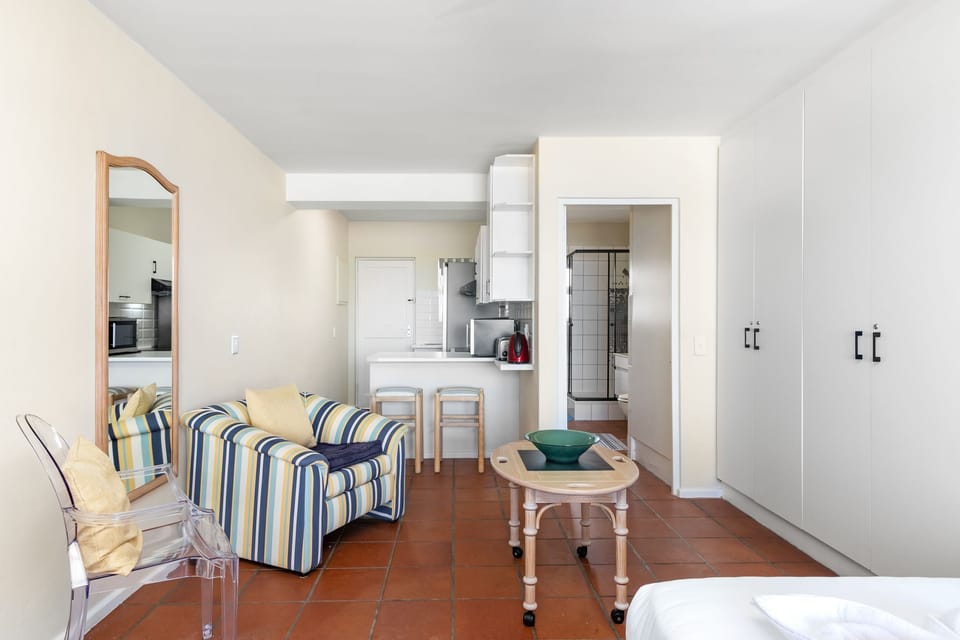 Apartment (0 Bedroom) | Interior