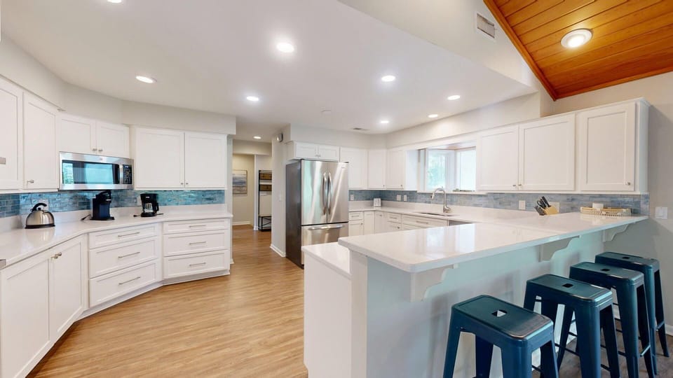 Countertop Seating for Four