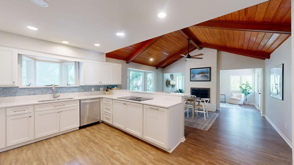 Fully Stocked Kitchen